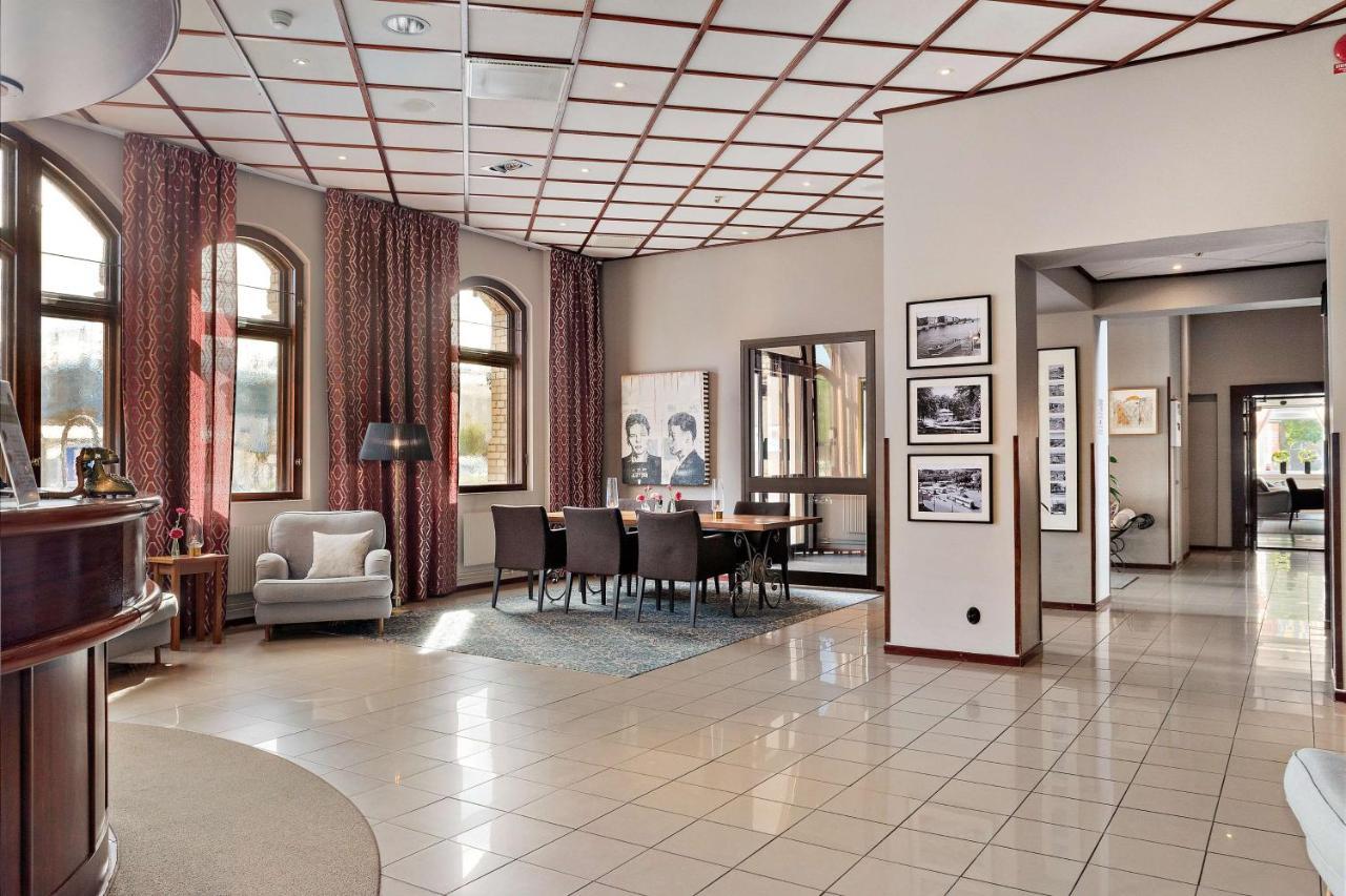 Hotel Western Grand 4*