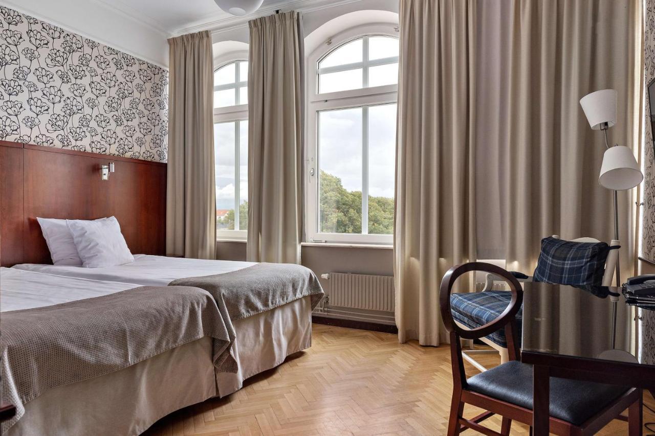 Hotel Western Grand 4*