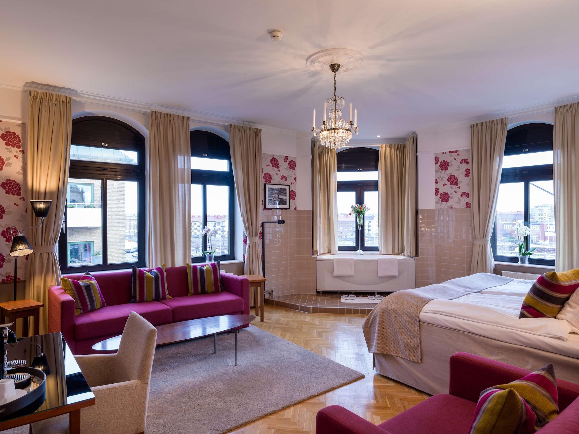 Western Grand Hotel 4*