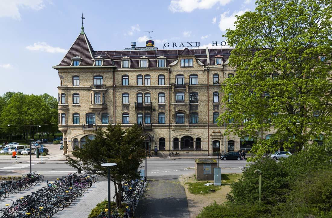 Hotel Western Grand 4*