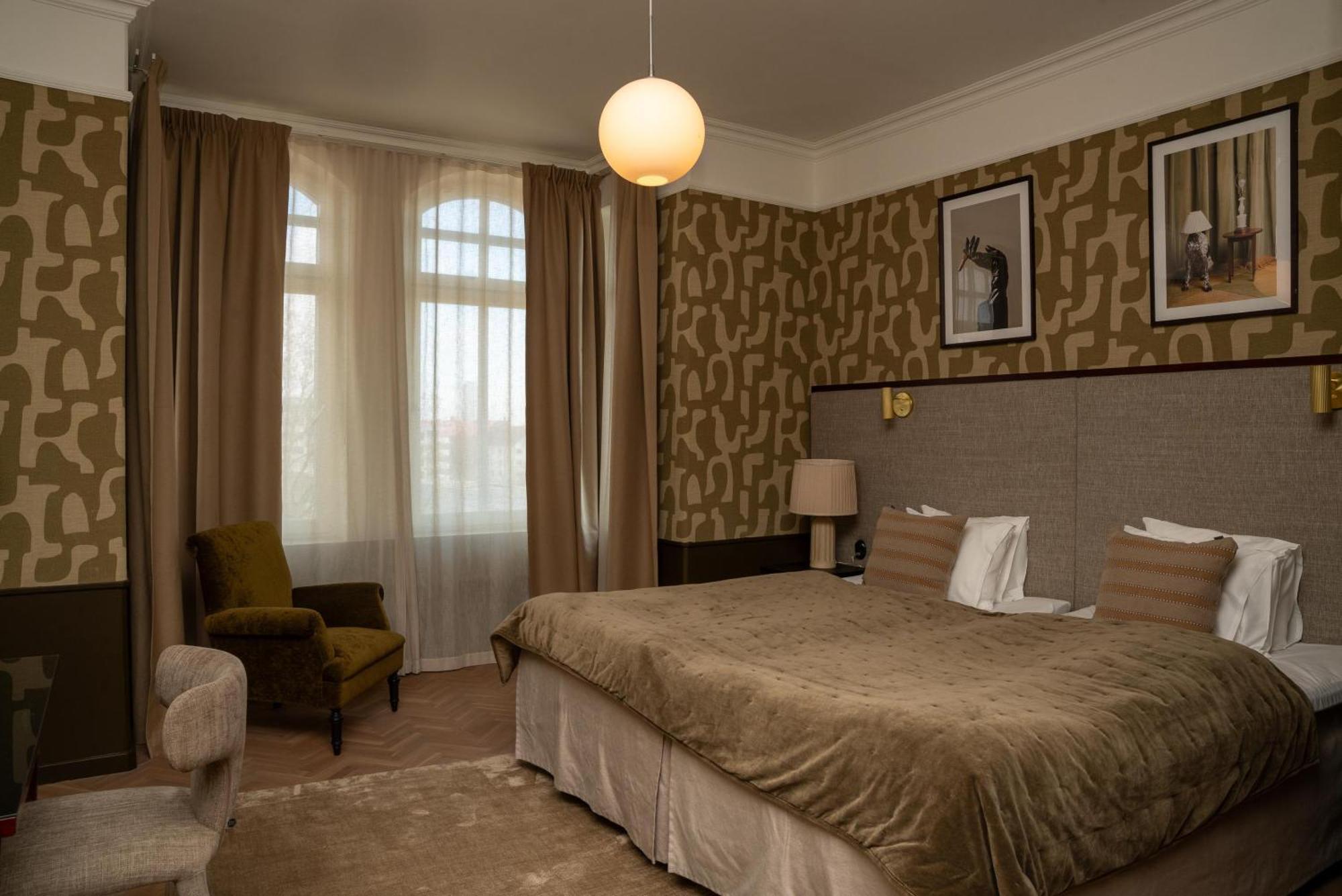 Western Grand Hotell 4*